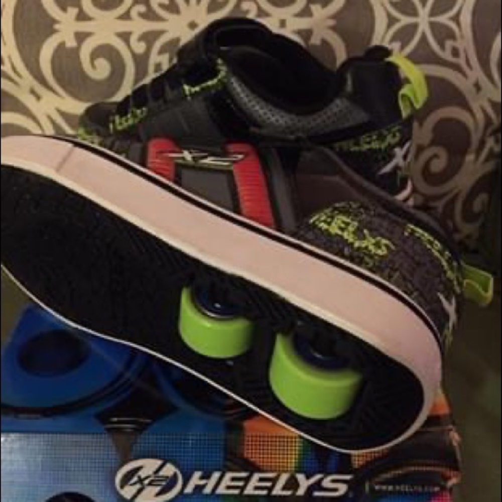 Boys Heely’s sneaker/skate shoes